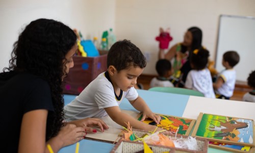 Período de solicitação de vagas escolares para 2024 começa dia 10 em Volta Redonda